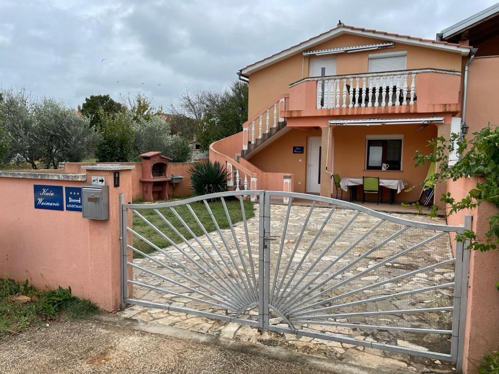 Apartamento Waimarie Fažana Exterior foto