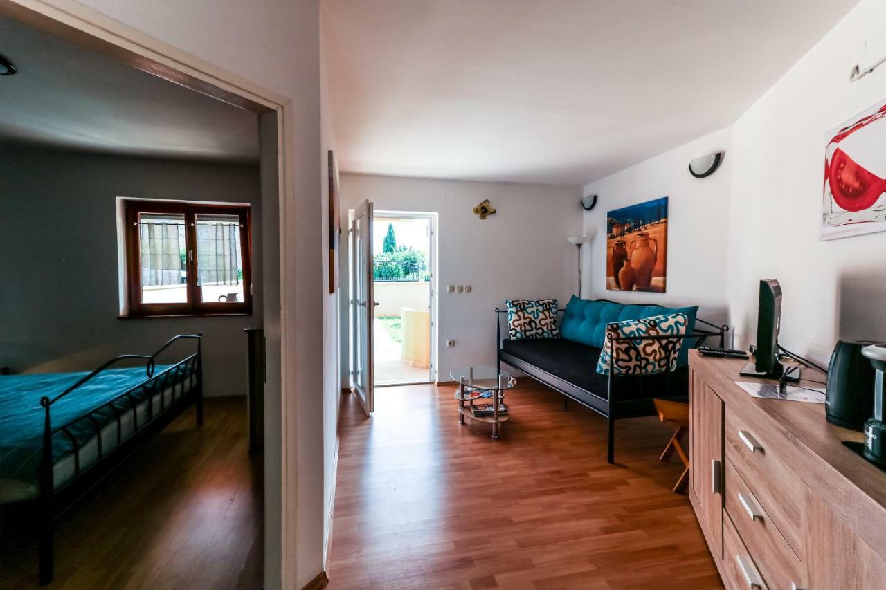 Apartamento Waimarie Fažana Exterior foto